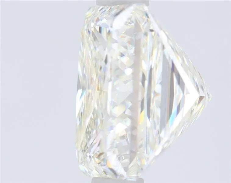 2.02 Carats PRINCESS Diamond