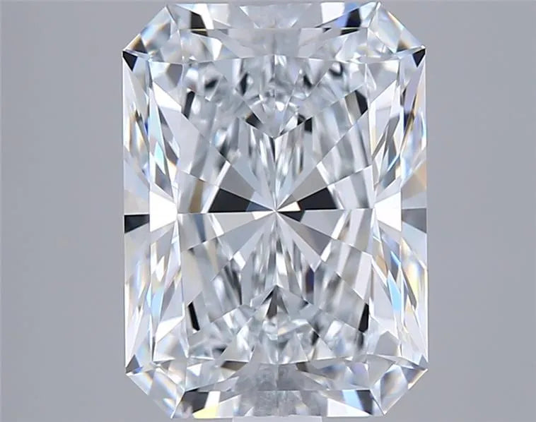 2.58ct Radiant Lab Grown Diamond (Colour E, Clarity VVS1, IGI Certified)