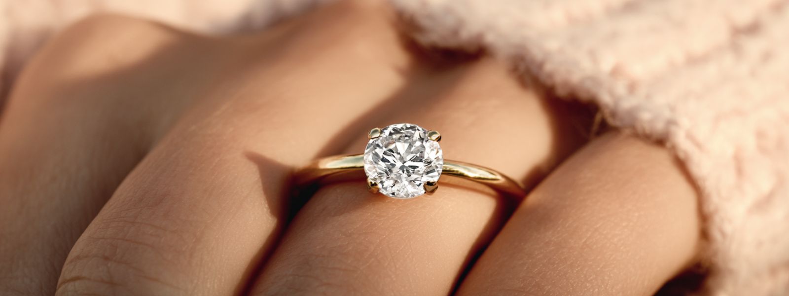 How Many Carats Should an Engagement Ring Be