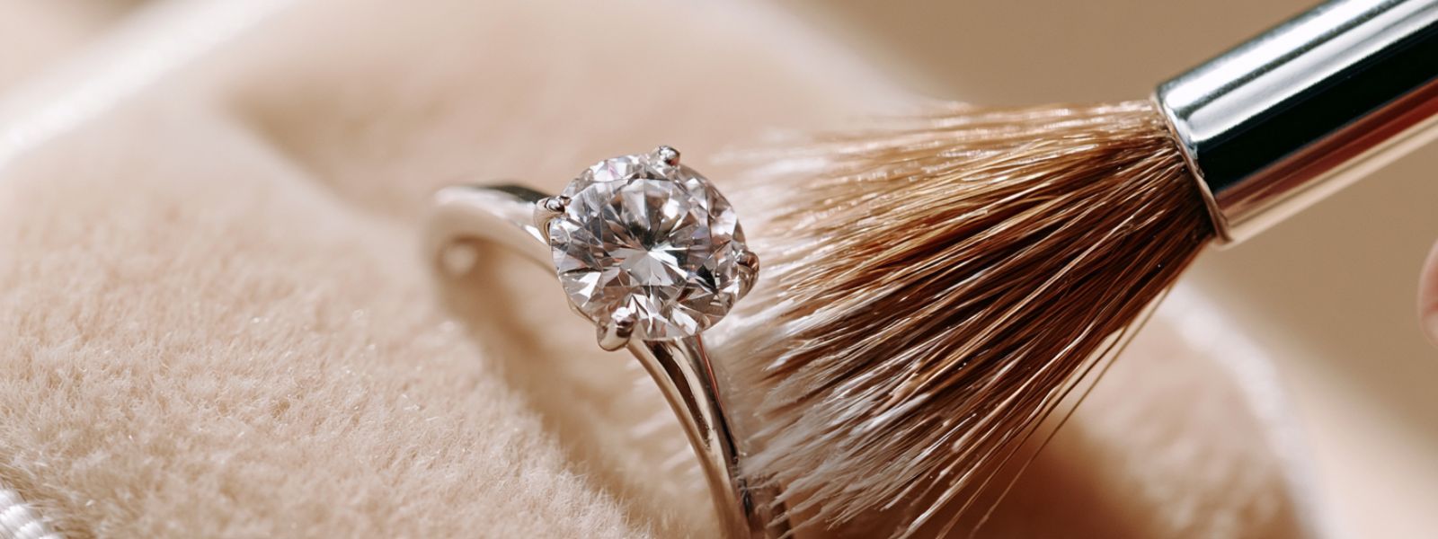 How to Clean a Diamond Ring 
